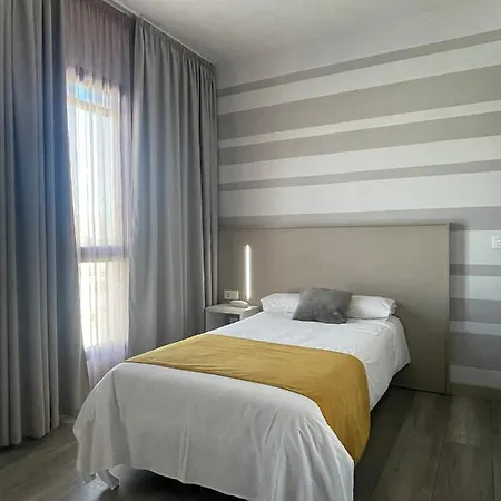 Hotel Monesterio מלון מונסטריו